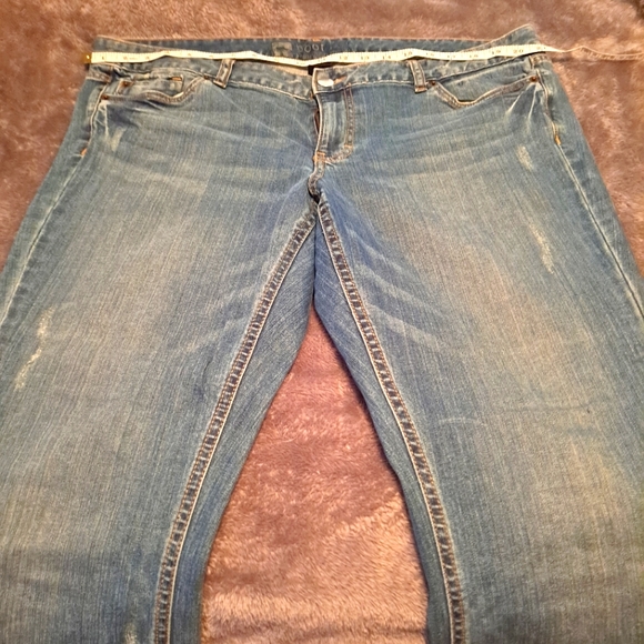 Distressed jeans - Picture 4 of 6